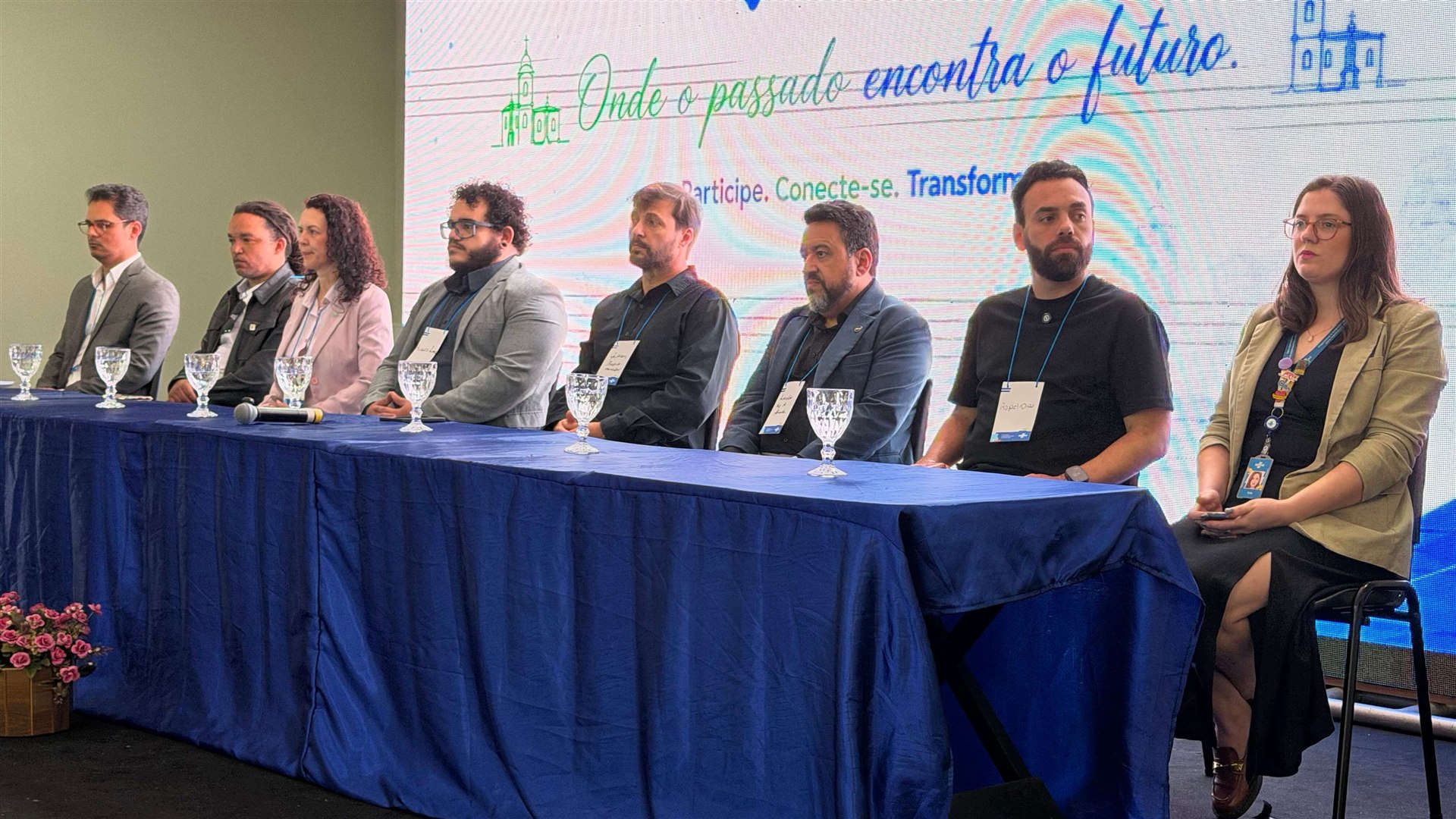 Participantes compõem a mesa do encontro do Pacto pela Inovação de Diamantina.